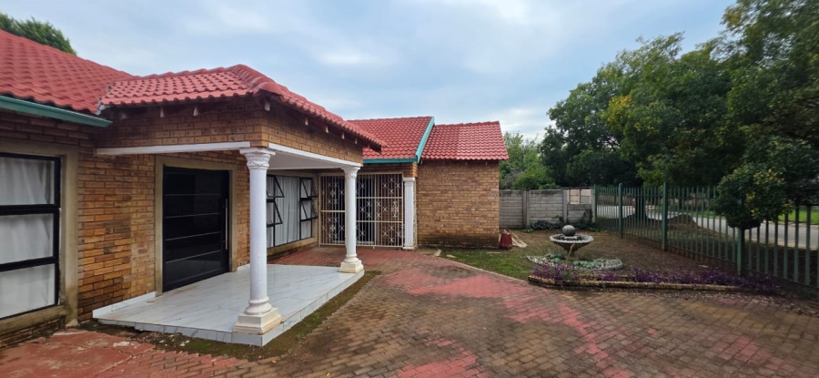 3 Bedroom Property for Sale in La Hoff North West